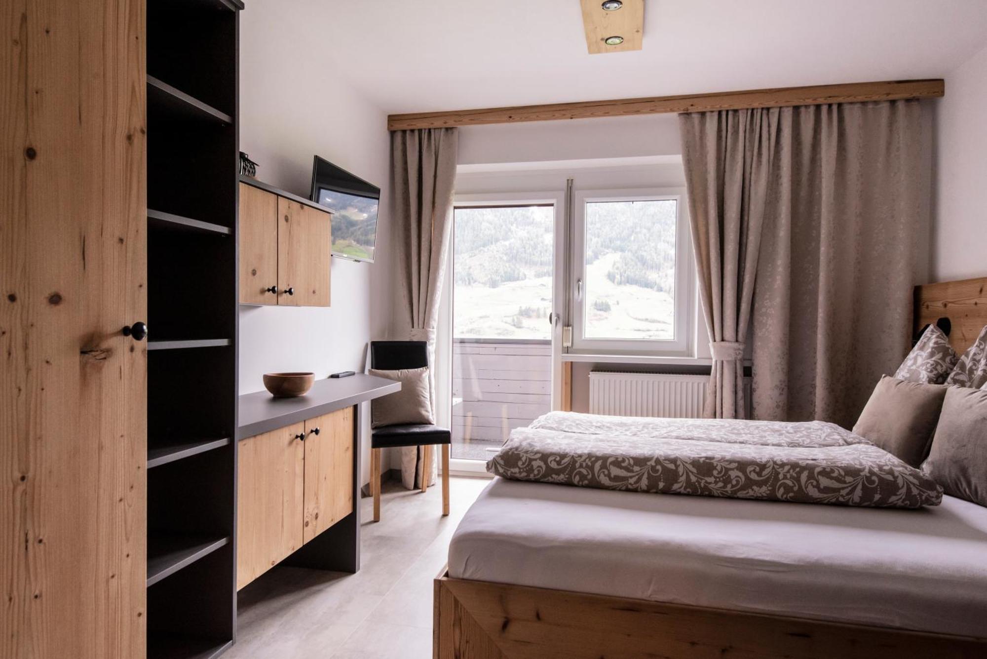 Ferienwohnung Bichler Sonja Matrei in Osttirol Zimmer foto